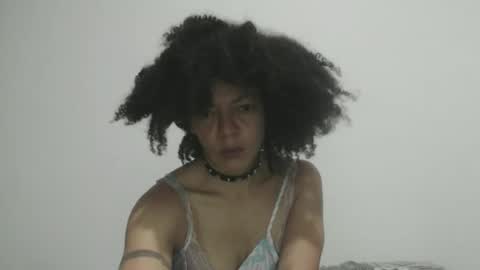 Latinacoka online show from 05-04-26, 01:23