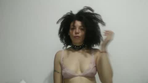 Latinacoka online show from 05-31-26, 01:47