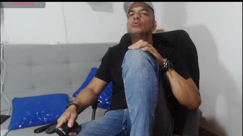 latinmartin254 online show from 05-17-26, 03:26