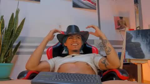 latino_boysmiles online show from 03-04-26, 01:33