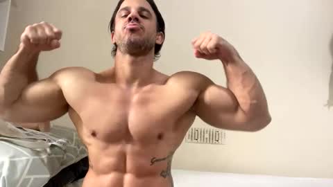 latino_rodri online show from 04-11-26, 10:19