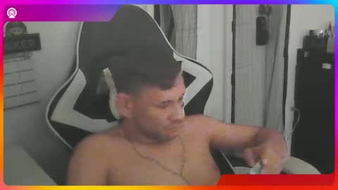 latinofum online show from 02-22-26, 07:45