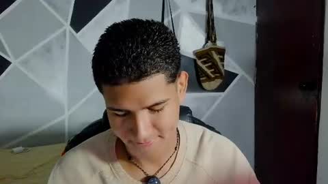latinohotboy_ online show from 06-11-26, 12:25