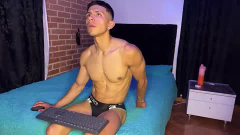 latinosadictosalsexo online show from 04-02-26, 01:03