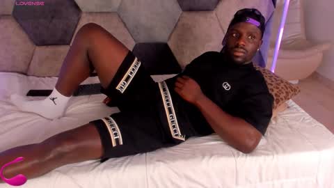 LEANDRO online show from 02-11-26, 03:44