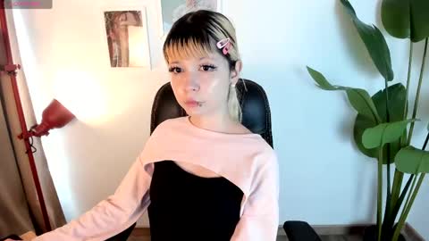 Snapshot of laukyubey1 chatting on 04-28-26, 07:52 laukyubey1 online show from 04-28-26, 07:52