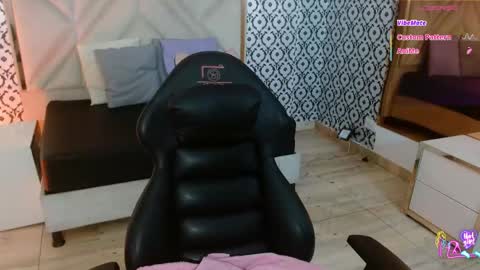 Snapshot of laulin_tay chatting on 04-24-26, 04:04 laulin_tay online show from 04-24-26, 04:04