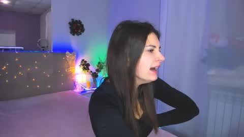 Snapshot of laura__leee chatting on 12-22-25, 06:21 Laura online show from 12-22-25, 06:21