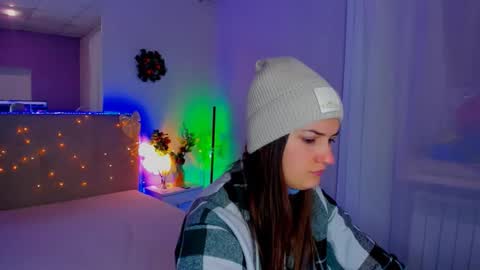 Snapshot of laura__leee chatting on 01-12-26, 06:07 Laura online show from 01-12-26, 06:07