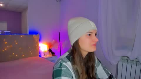 Snapshot of laura__leee chatting on 02-08-26, 06:17 Laura online show from 02-08-26, 06:17