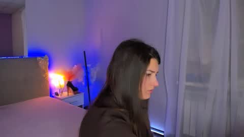 Snapshot of laura__leee chatting on 02-10-26, 06:28 Laura online show from 02-10-26, 06:28