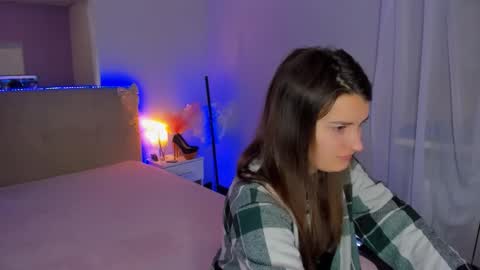 Snapshot of laura__leee chatting on 02-11-26, 06:29 Laura online show from 02-11-26, 06:29