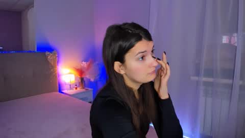 Laura online show from 02-22-26, 06:13