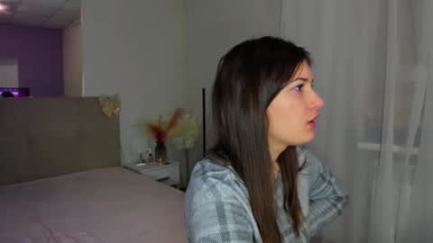 Snapshot of laura__leee chatting on 02-23-26, 06:22 Laura online show from 02-23-26, 06:22