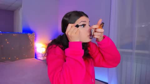 Laura online show from 02-27-26, 06:13