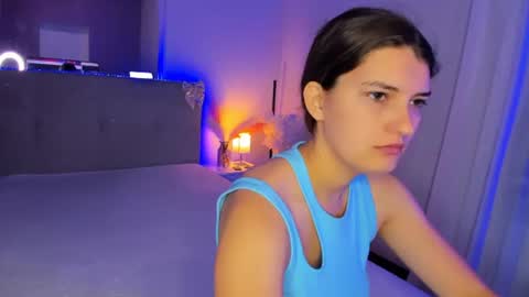 Snapshot of laura__leee chatting on 06-29-26, 05:03 Laura online show from 06-29-26, 05:03