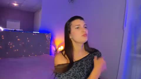 Snapshot of laura__leee chatting on 07-14-26, 10:21 Laura online show from 07-14-26, 10:21