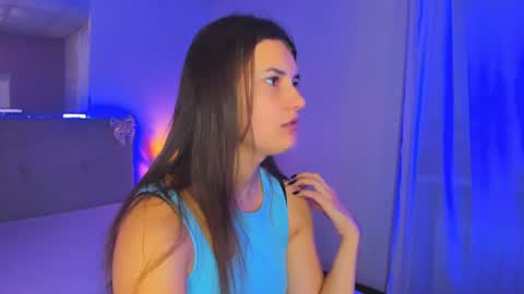 Snapshot of laura__leee chatting on 07-20-26, 05:00 Laura online show from 07-20-26, 05:00