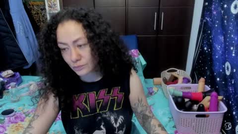 Snapshot of laura_anal_ chatting on 05-06-26, 09:42 Wen online show from 05-06-26, 09:42