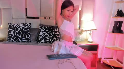 laura_dicardy online show from 06-04-26, 11:27