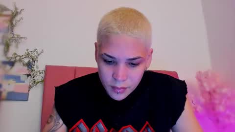 Laura Rose online show from 01-19-26, 06:17