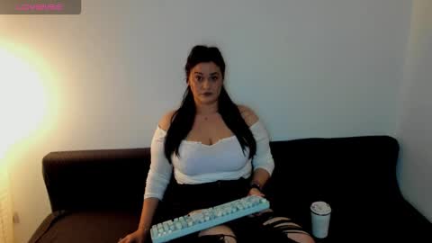 Laura online show from 03-26-26, 07:52