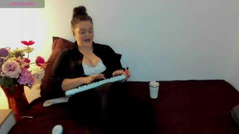 Laura online show from 04-08-26, 10:32