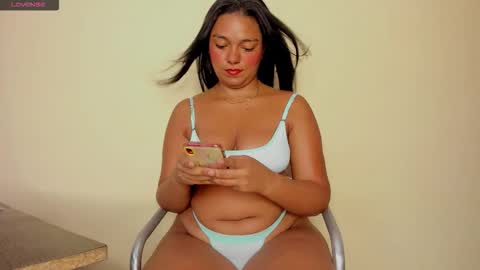 Snapshot of laura_summer chatting on 09-25-25, 09:57 laura_summer online show from 09-25-25, 09:57