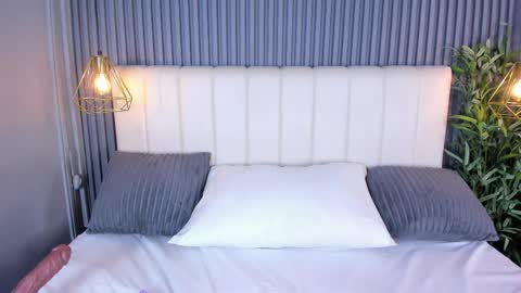 LauraCarther  online show from 04-06-26, 07:59