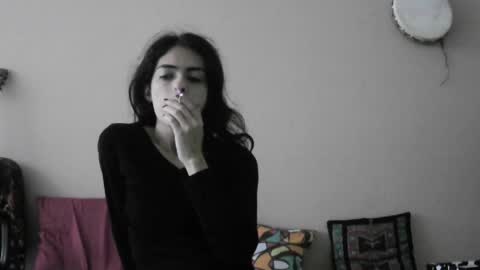Laura online show from 05-17-26, 06:37