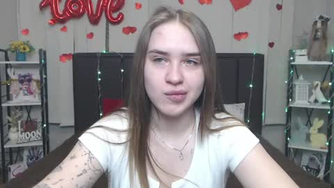 LauraHlot online show from 05-19-26, 06:20