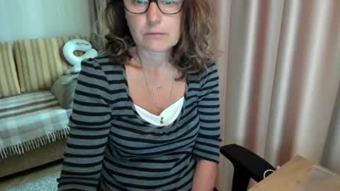 Lauraoven1 online show from 07-08-26, 07:13