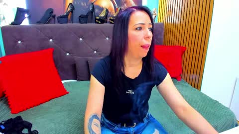 Laura online show from 06-03-26, 03:09