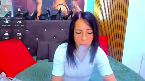 Laura online show from 07-02-26, 03:17