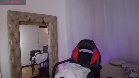 Snapshot of laurasofia45 chatting on 04-23-26, 12:29 Laura Sofia online show from 04-23-26, 12:29