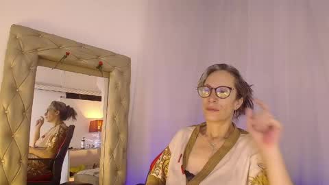 Snapshot of laurasofia45 chatting on 04-28-26, 05:12 Laura Sofia online show from 04-28-26, 05:12