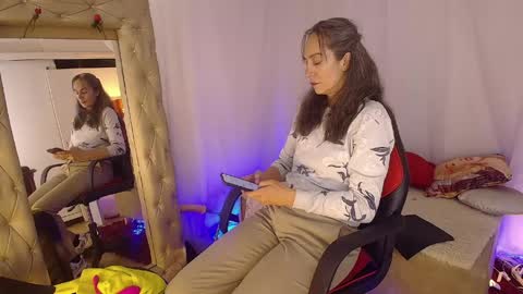 Snapshot of laurasofia45 chatting on 04-28-26, 11:10 Laura Sofia online show from 04-28-26, 11:10