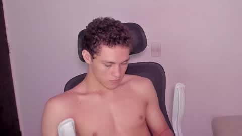 Laureent online show from 03-06-26, 09:28