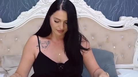 Snapshot of laurenjenssen chatting on 07-17-26, 12:56 Laura online show from 07-17-26, 12:56