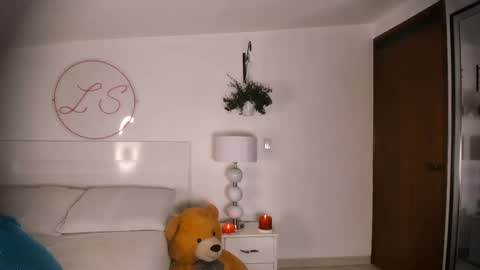 Lauren Saenz online show from 02-28-25, 03:15