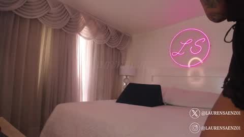 Lauren Saenz online show from 03-11-25, 03:12