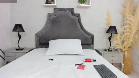 Lauren  online show from 12-18-25, 03:07