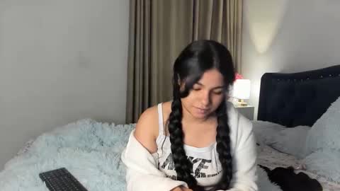 daniela angel     online show from 05-12-26, 10:23