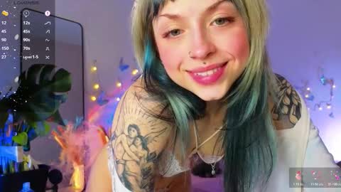 Snapshot of lavenderlav chatting on 03-07-26, 08:22 Melissa online show from 03-07-26, 08:22