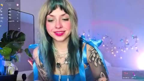 Snapshot of lavenderlav chatting on 03-15-26, 08:53 Melissa online show from 03-15-26, 08:53