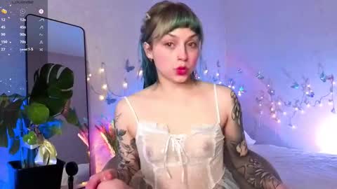 Snapshot of lavenderlav chatting on 03-18-26, 03:59 Melissa online show from 03-18-26, 03:59