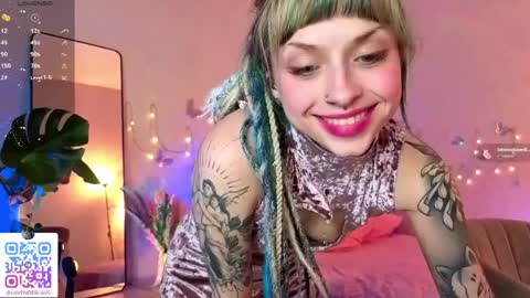 Snapshot of lavenderlav chatting on 04-06-26, 07:04 Melissa online show from 04-06-26, 07:04