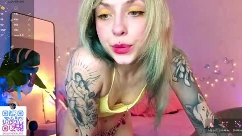 Snapshot of lavenderlav chatting on 04-11-26, 12:20 Melissa online show from 04-11-26, 12:20