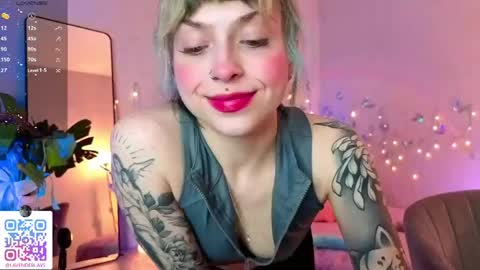 Snapshot of lavenderlav chatting on 04-13-26, 06:46 Melissa online show from 04-13-26, 06:46