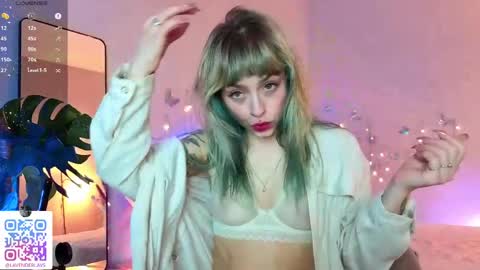 Snapshot of lavenderlav chatting on 04-17-26, 05:49 Melissa online show from 04-17-26, 05:49